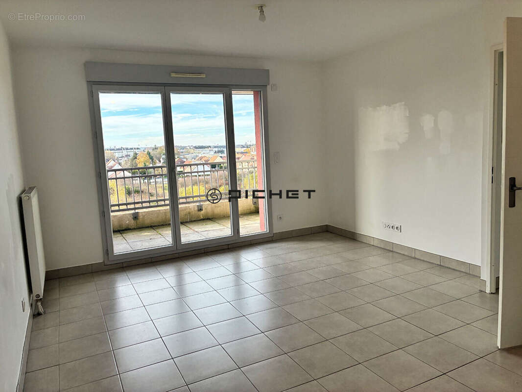 Appartement à LUCE