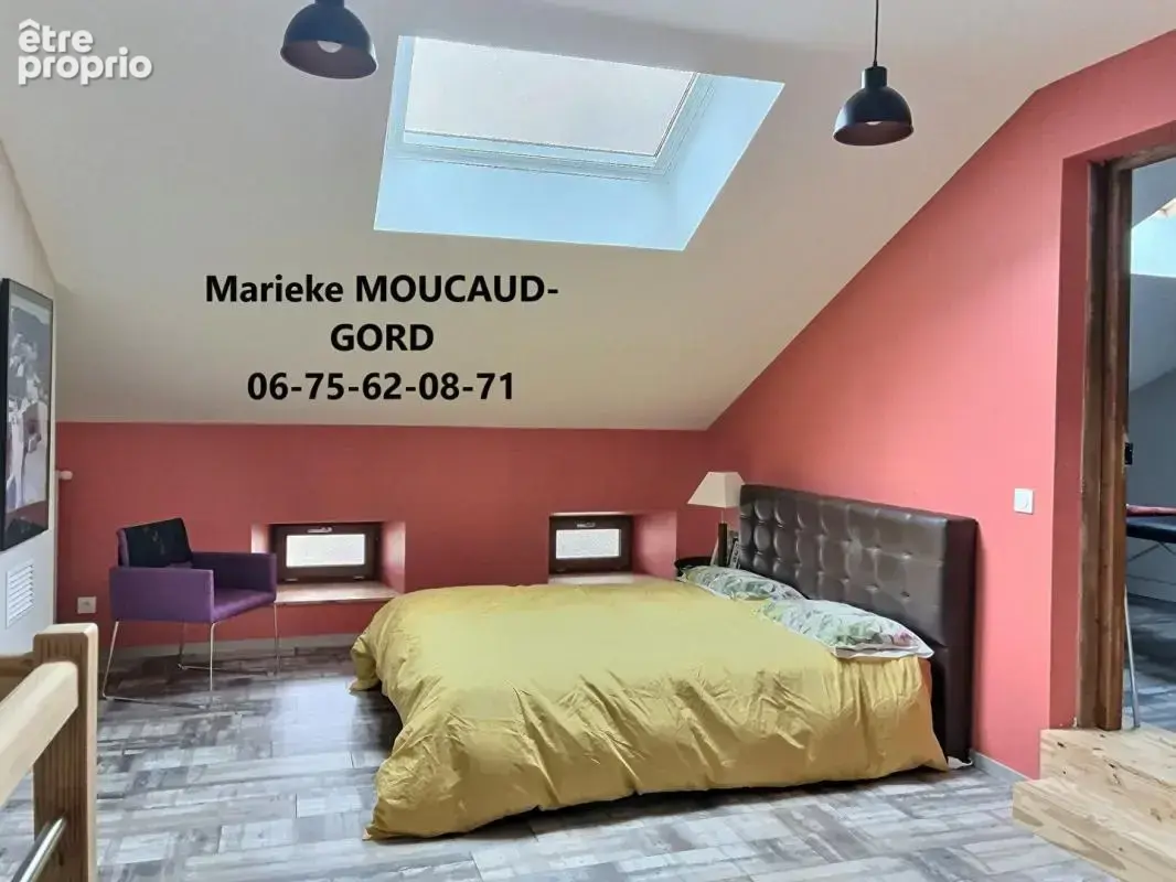 Maison en pierre rénovée de 150 m²  4 chambres dépendances  terrain clos  1489m² - photo 13
