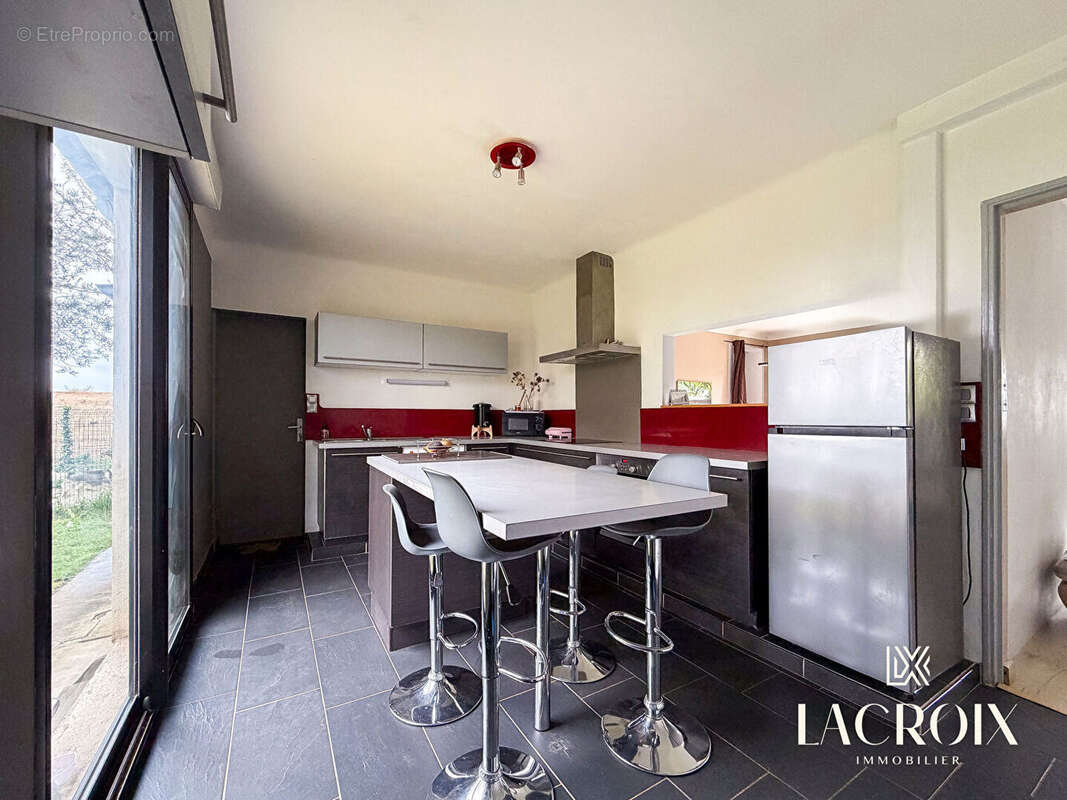 Maison à LA CHAPELLE-DES-FOUGERETZ