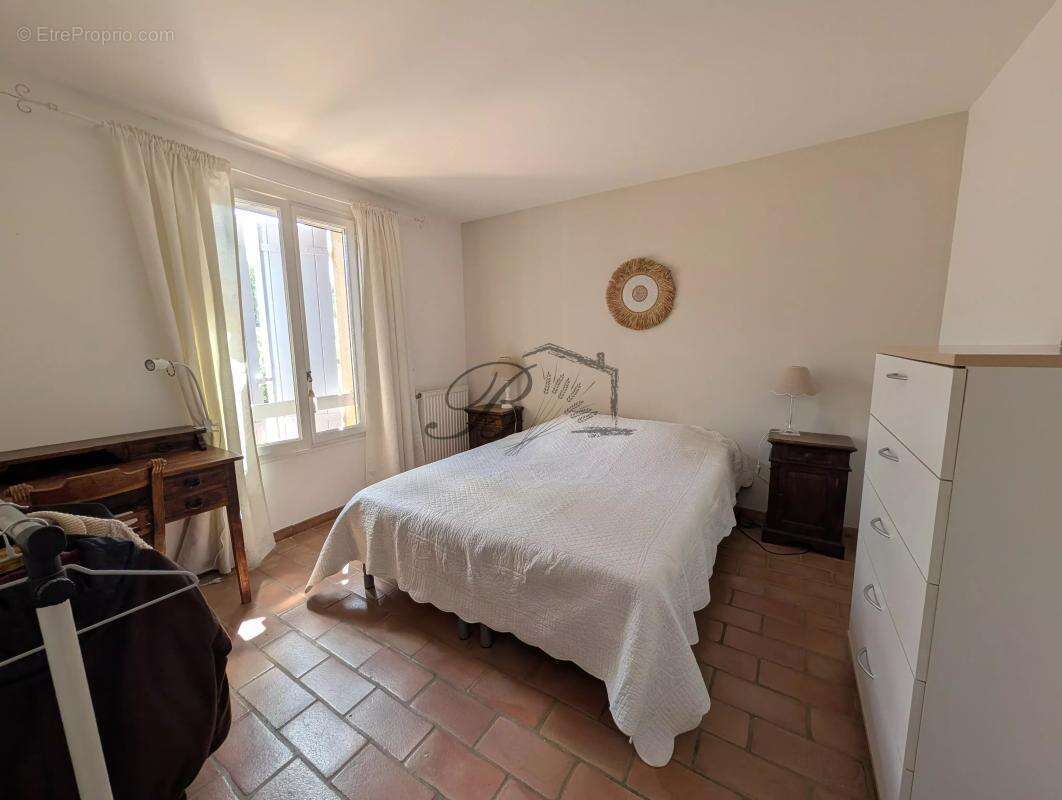 Maison à LA BASTIDE-DES-JOURDANS