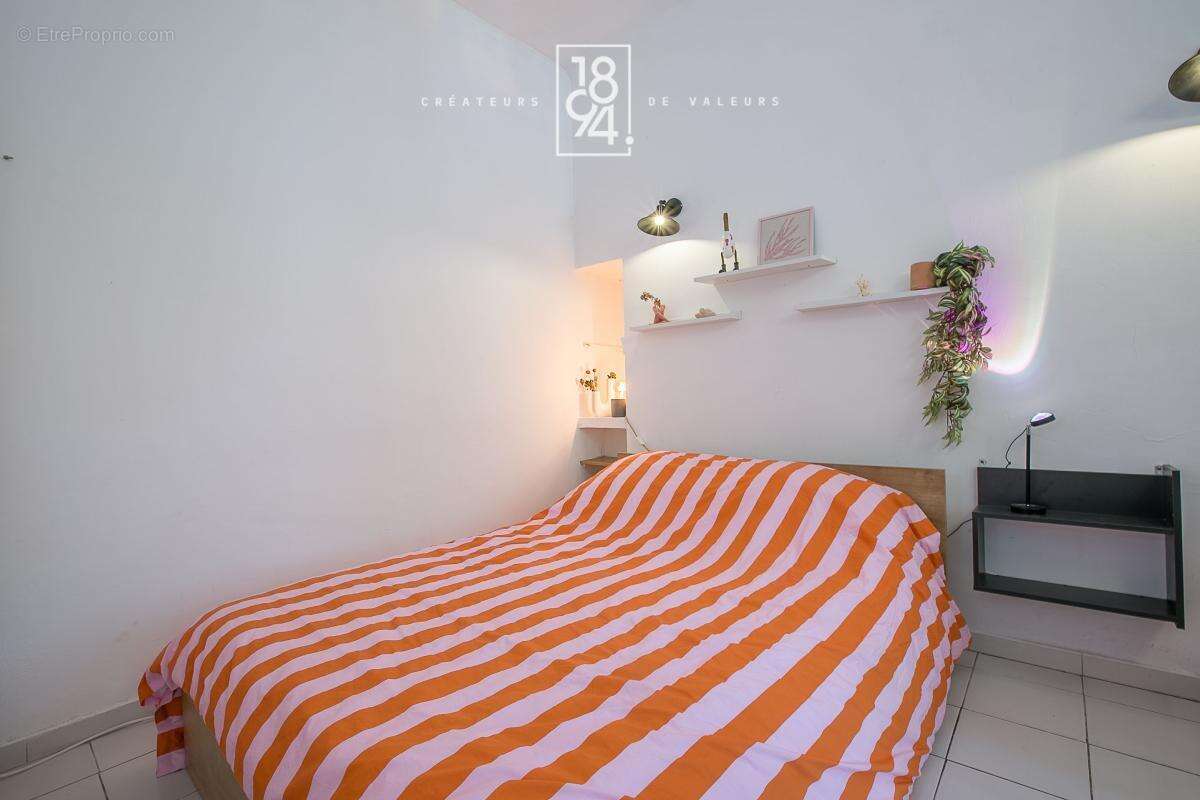 Appartement à MARSEILLE-4E