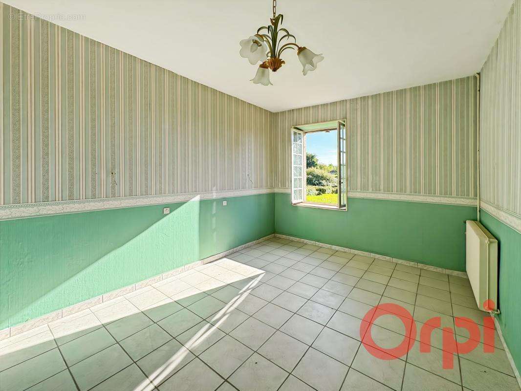 Maison à CHALIVOY-MILON