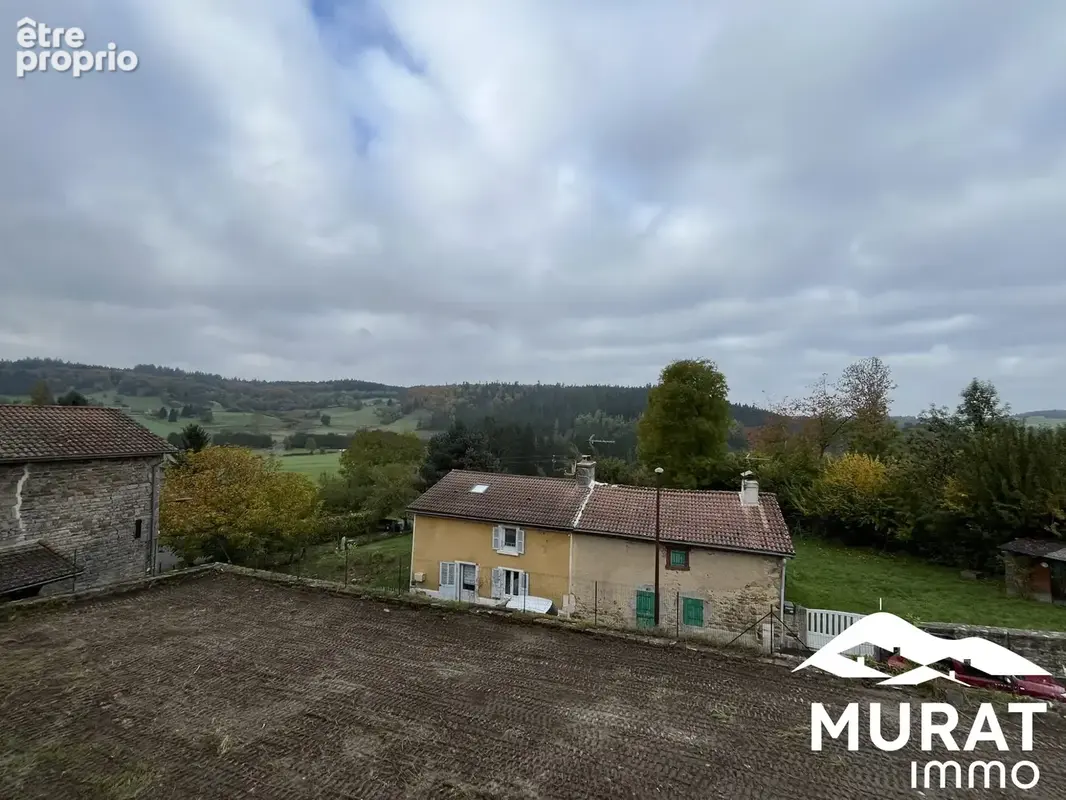 Appartement à CONDAT-LES-MONTBOISSIER