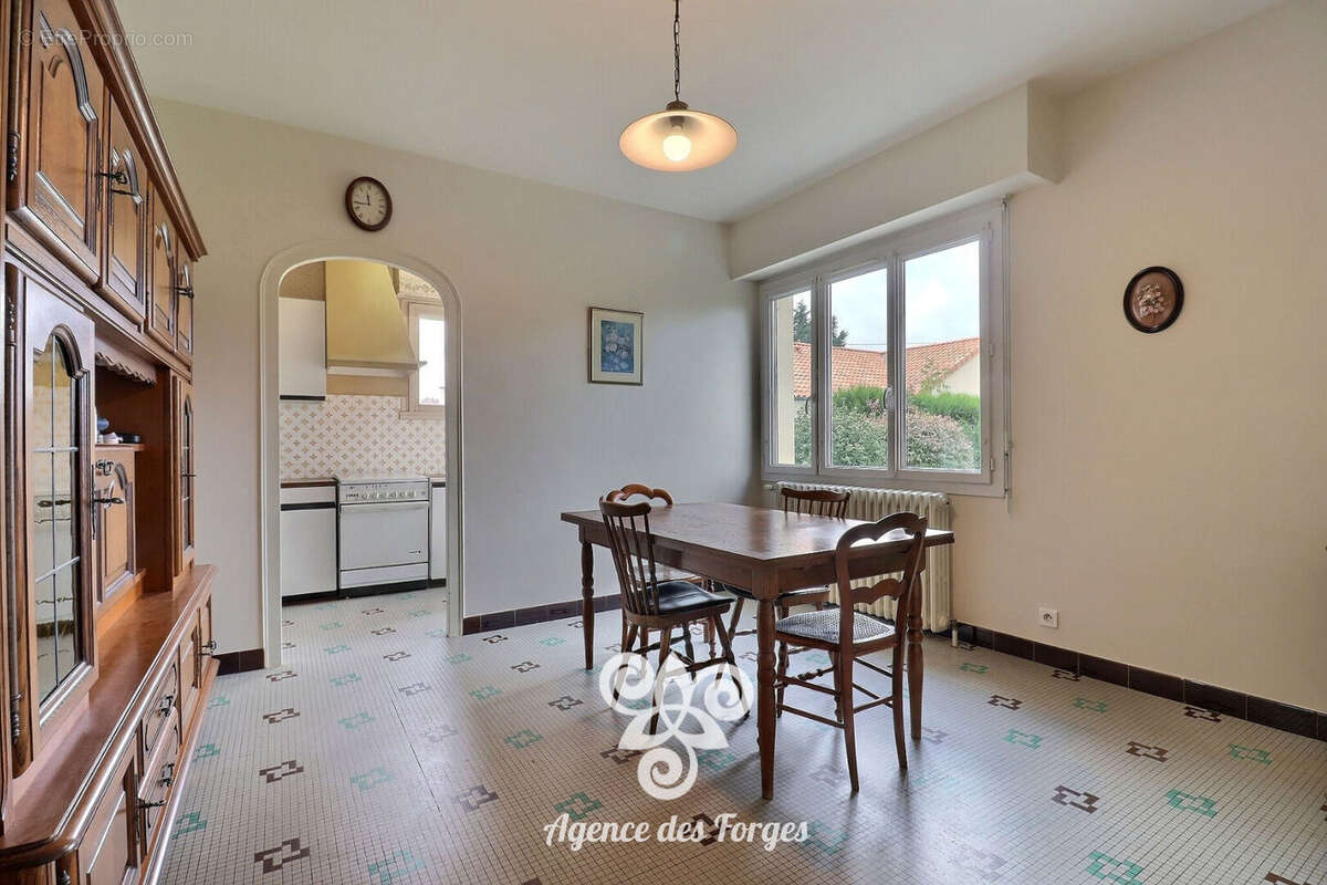 Maison à LE PUISET-DORE