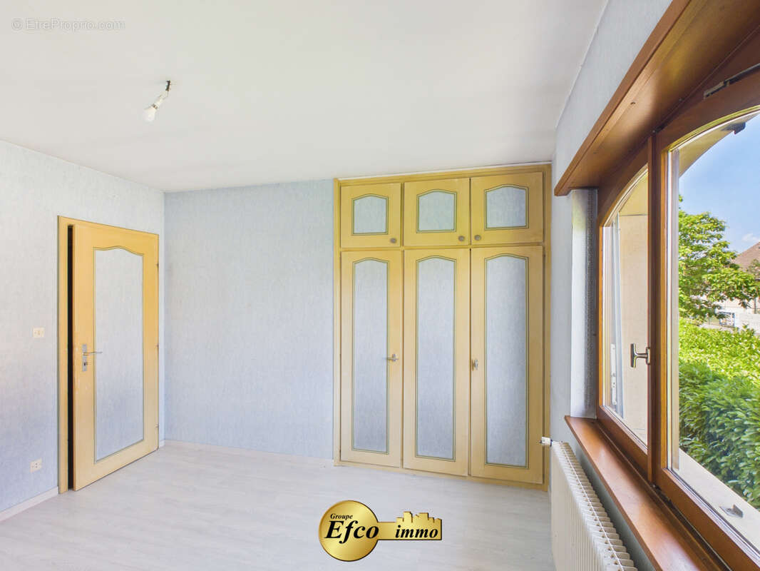 Rare à Pfastatt, maison de plain-pied, Île-de-France, 7 pièces 180 m2 sur 8 ares de terrain avec possibilté ac - photo 9