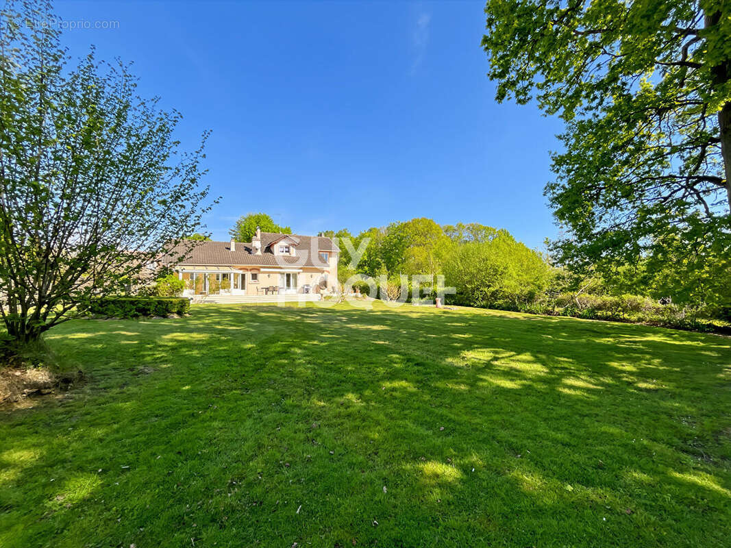 Maison à FONTENAY-TRESIGNY