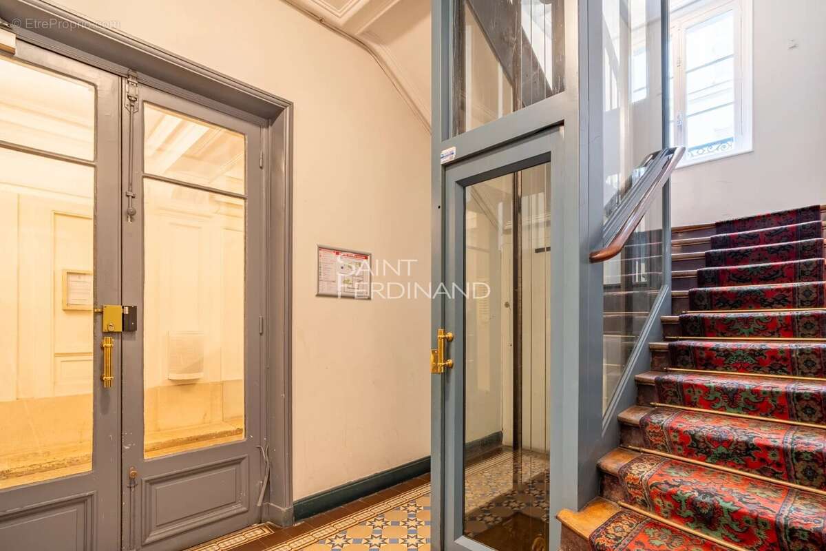 Appartement à PARIS-17E