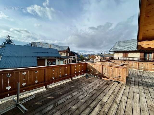 Commerce à ALBIEZ-MONTROND