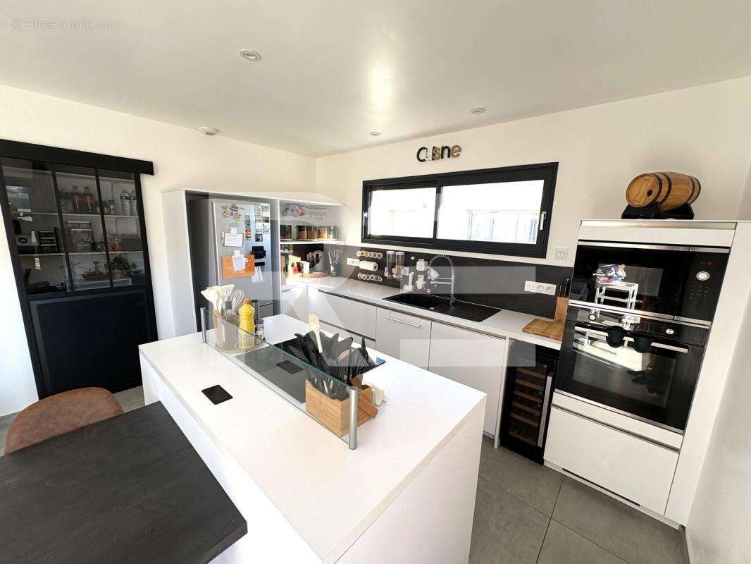 Maison à LA CALMETTE