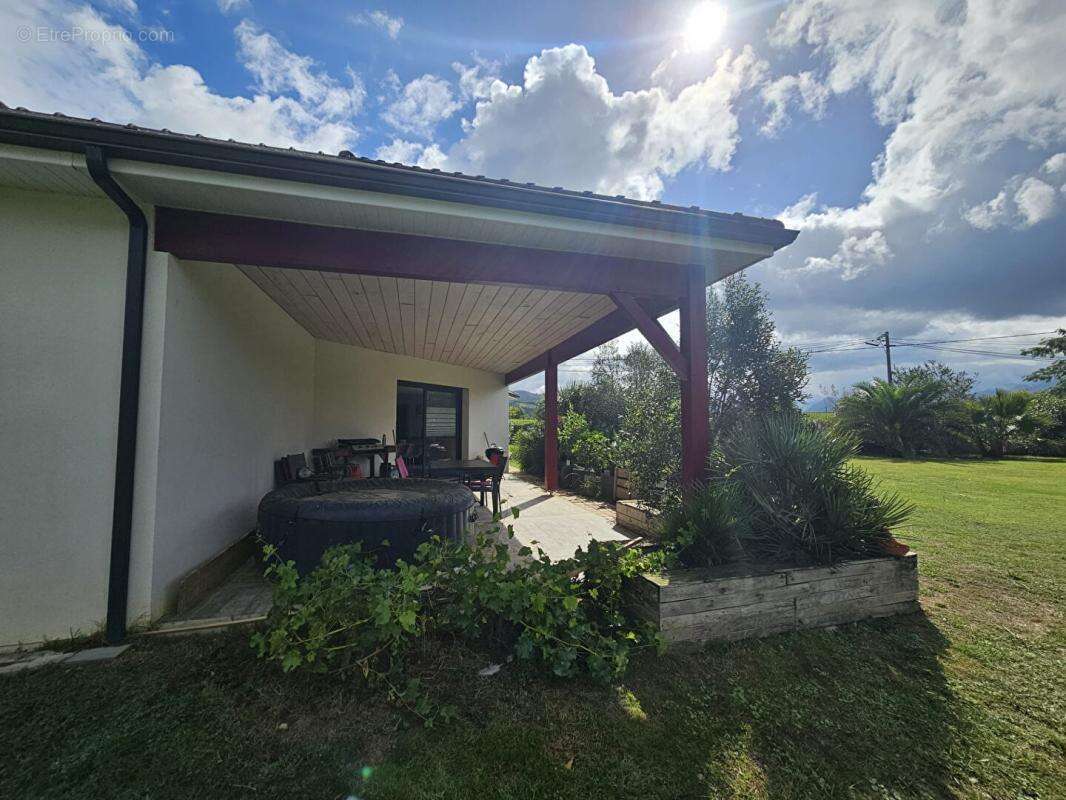 Maison à IDAUX-MENDY