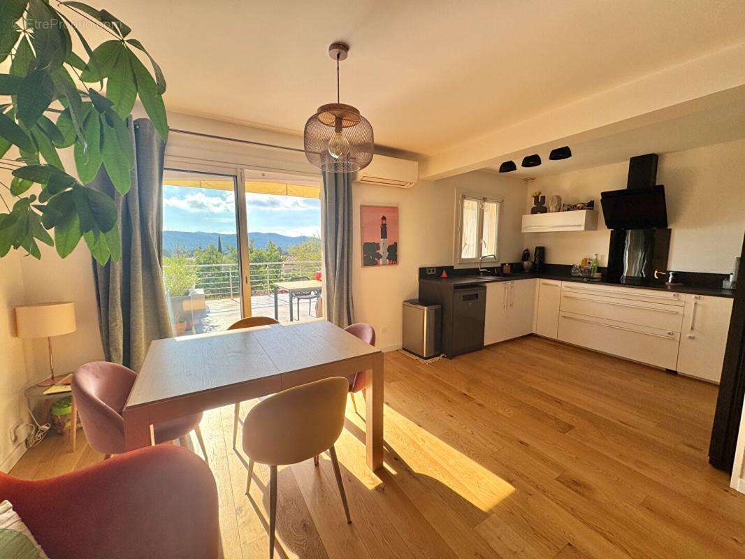 Maison à BORMES-LES-MIMOSAS