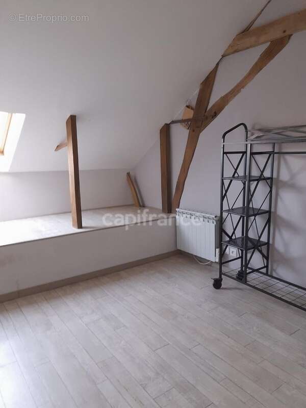 Maison à NEUVILLE-SUR-SARTHE