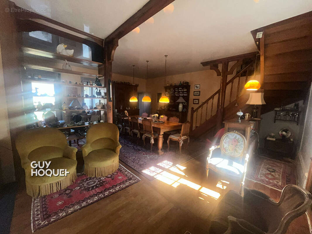 Maison à TOULON-SUR-ARROUX