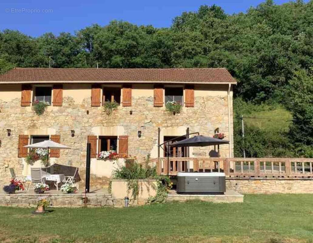 Maison en pierre rénovée avec gîte - Salles Courbatiés - photo 14