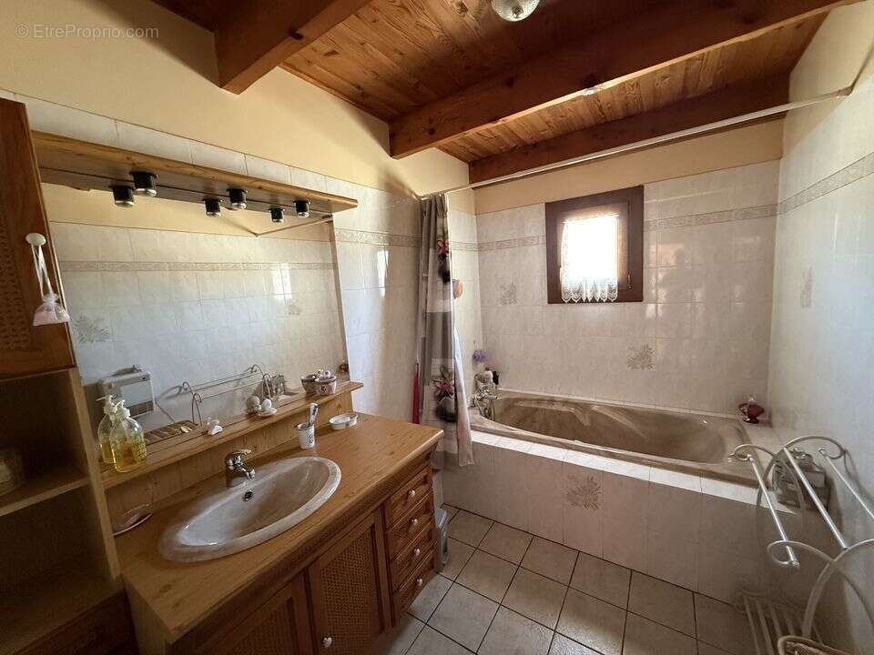 Votre agence Clairimmo vous propose à la vente dans un secteur - Maison à PORT-DE-BOUC