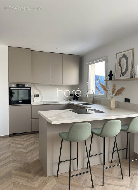 Appartement à LA GARENNE-COLOMBES