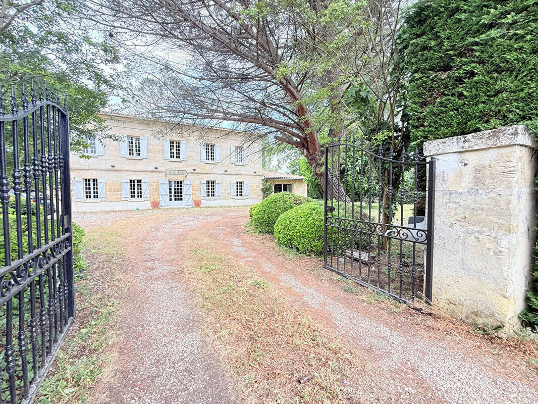 Maison à FRONSAC