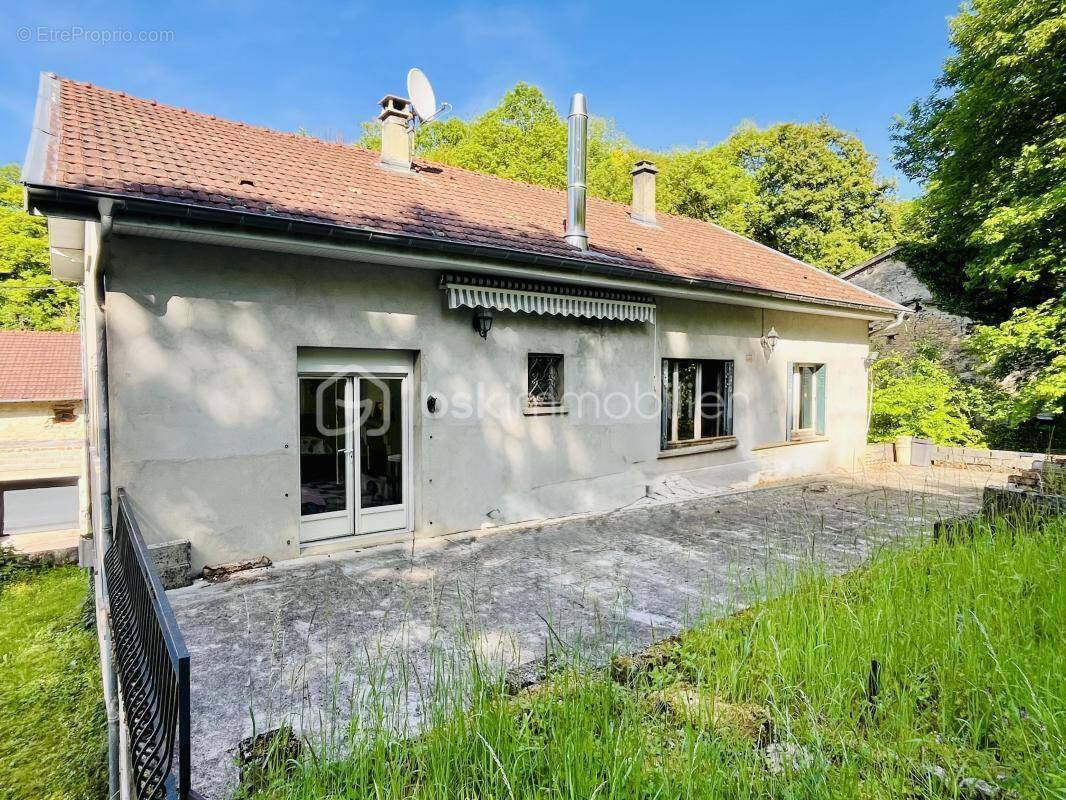 Maison à NANT-LE-PETIT