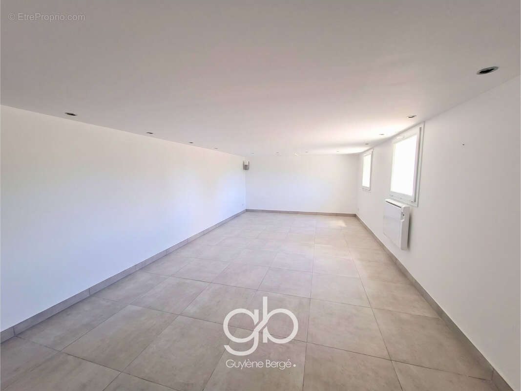 Maison t6 boisseron 34160  plain pied 215 m2  5 chambres  piscine terrain 1000 m2  grand garage  dpe a  proche sommières - photo 17