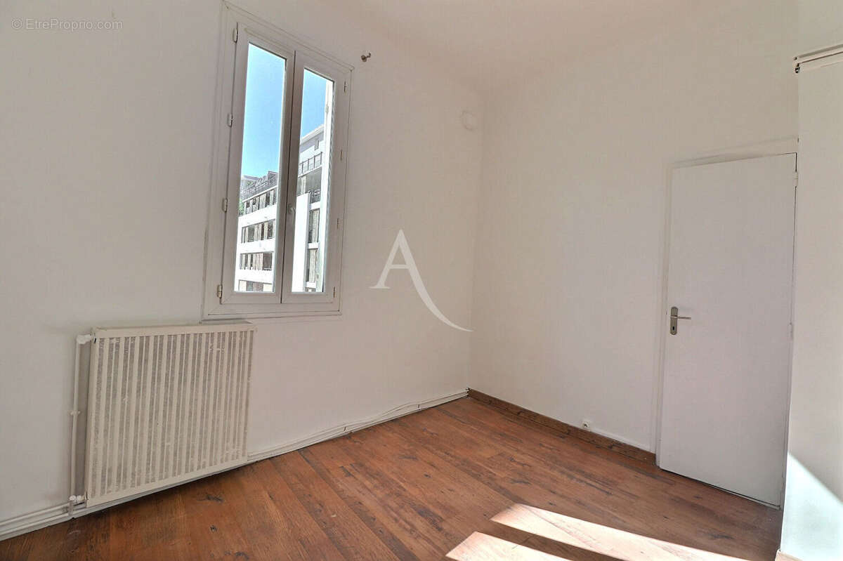 Appartement à MARSEILLE-5E