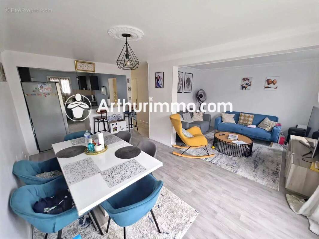 Appartement à SAVIGNY-LE-TEMPLE