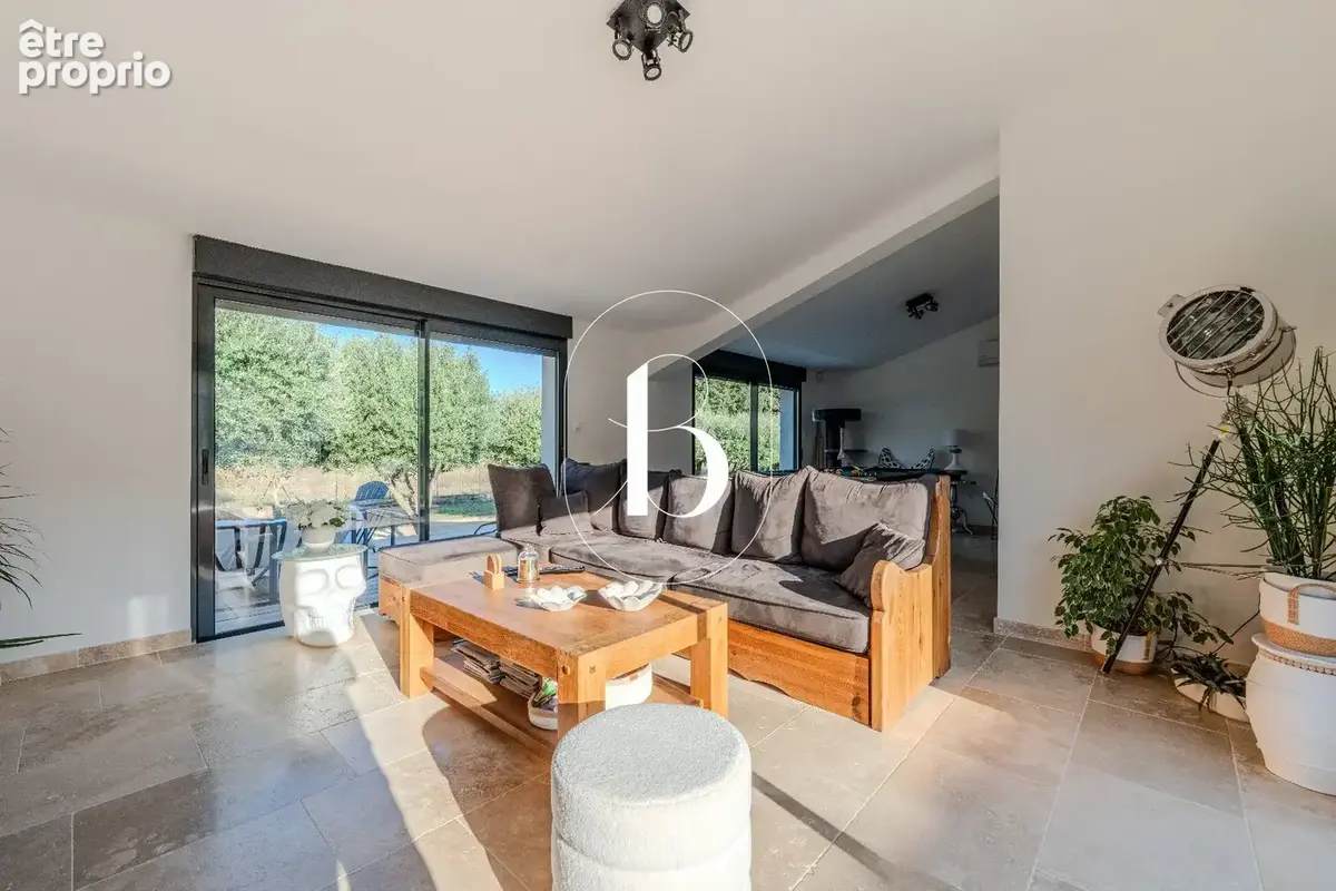 Maison 6 pièces 240 m² à vendre à Uzes (30700) - photo 8
