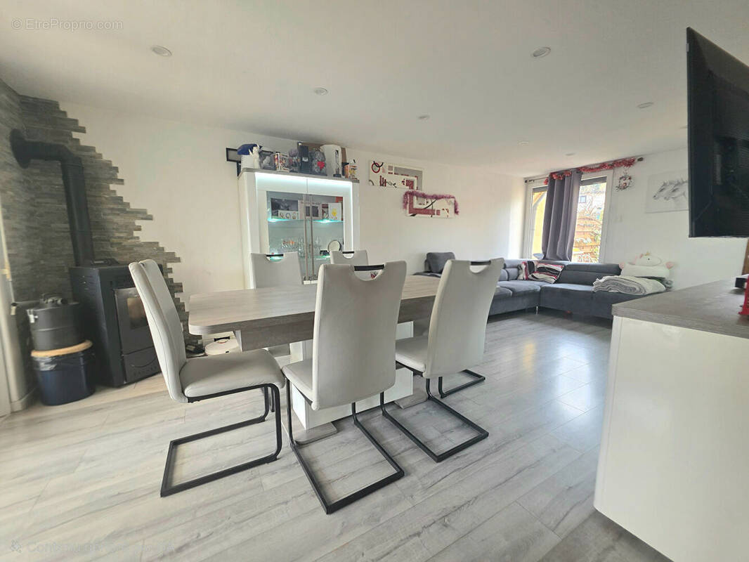 Maison à SAINT-QUENTIN-FALLAVIER