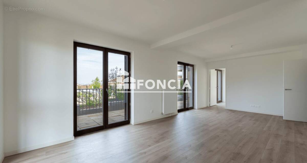 Appartement à NANTERRE