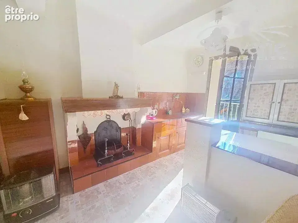 Appartement à COTIGNAC