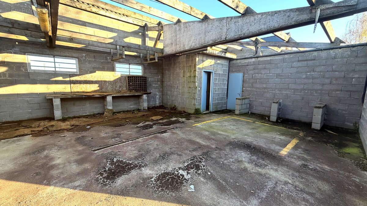 A vendre terrain constructible non viabilisé saint clement de la place - photo 2