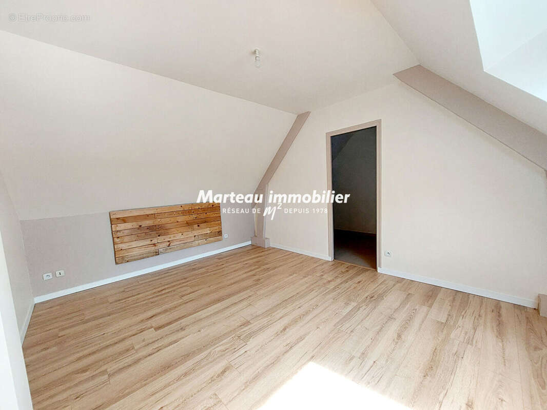 Maison à YVRE-L'EVEQUE