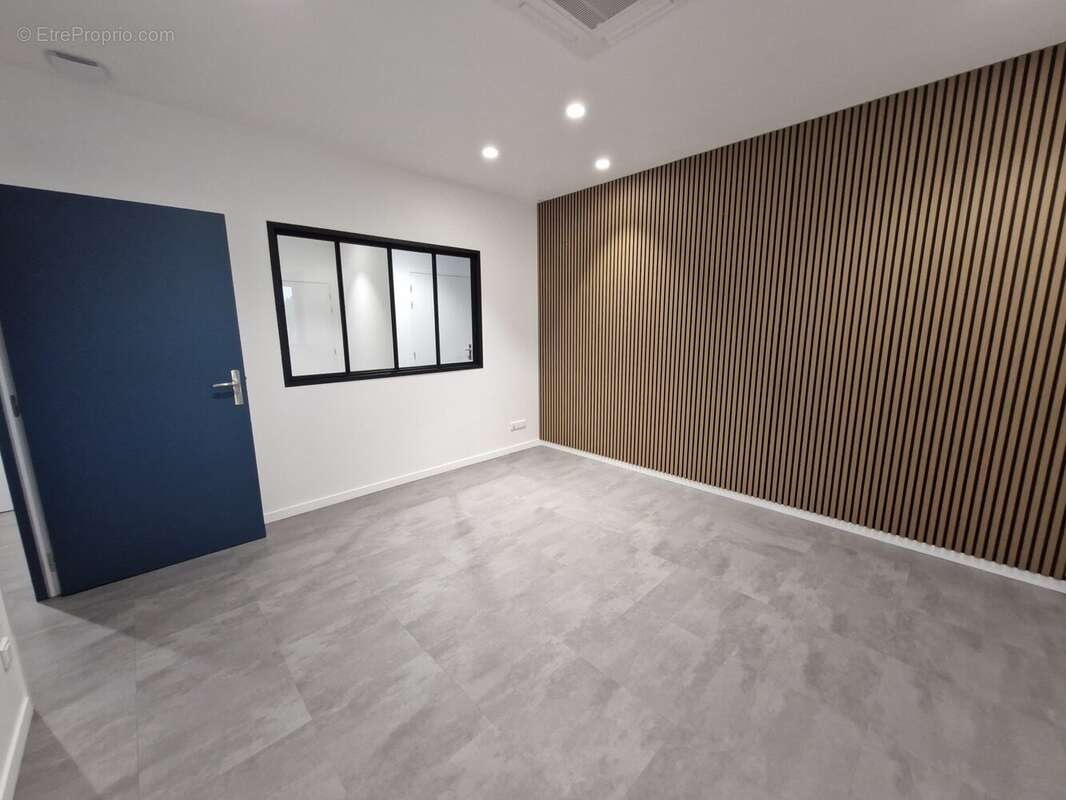 Commerce à SAINT-AVE