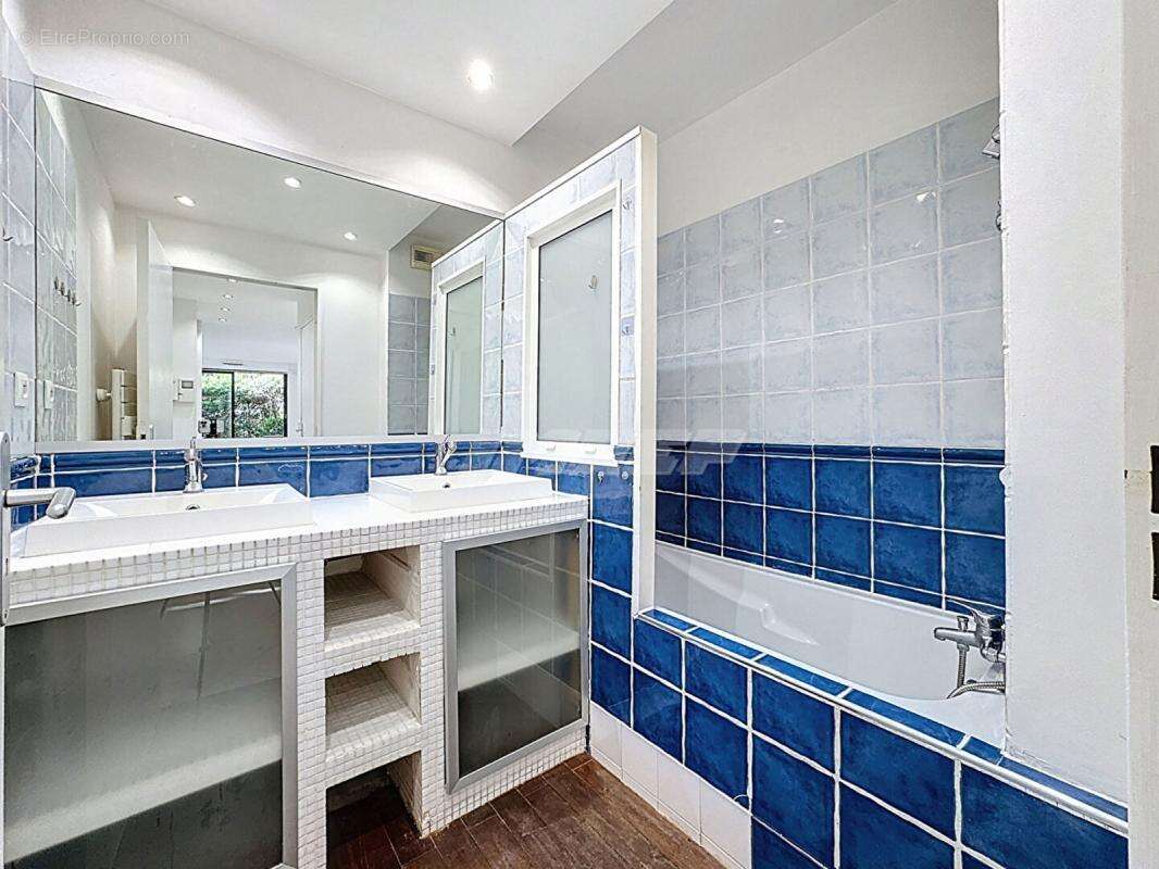 Appartement à MARSEILLE-9E