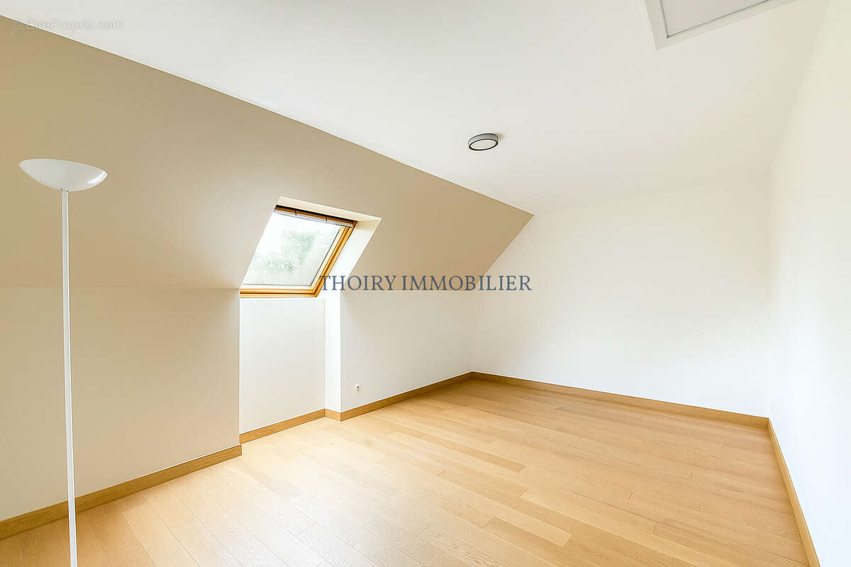 Maison à THOIRY