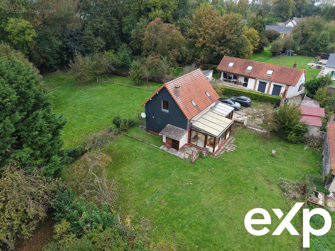 Maison à FEUQUIERES-EN-VIMEU