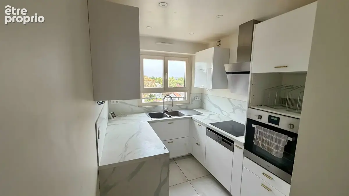 A VENDRE BAS MONTMORENCY Appartement 5 pièces 100m² - photo 6