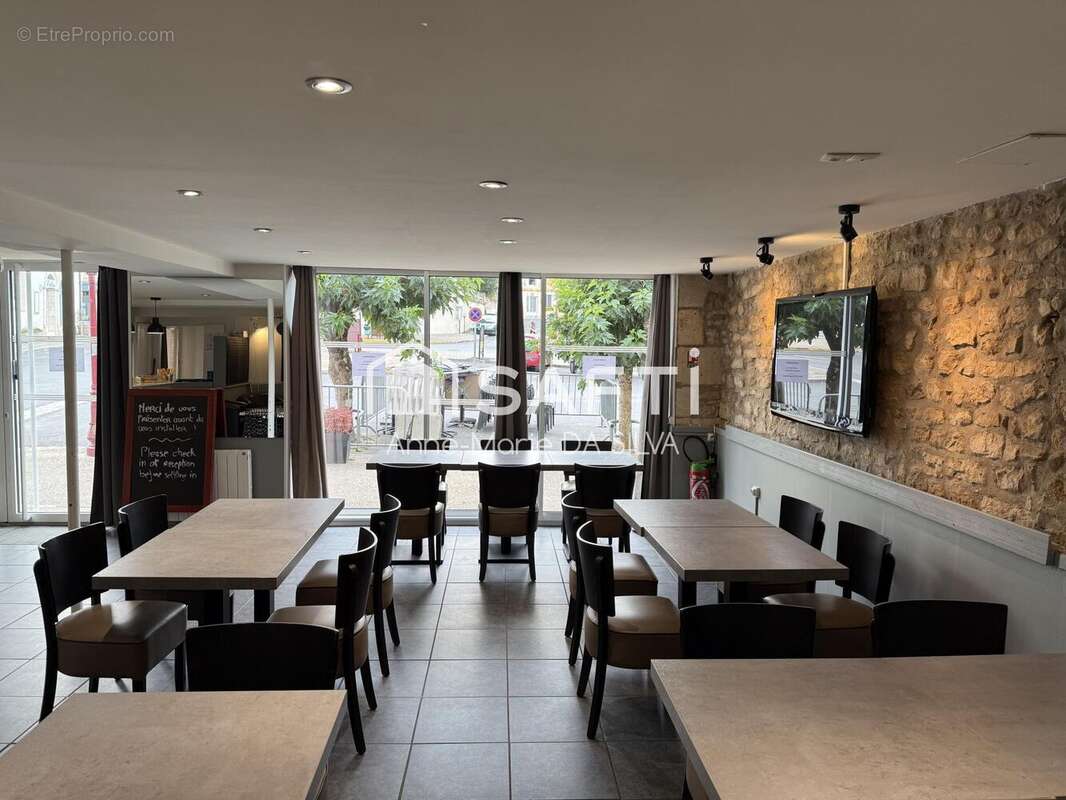 Photo 2 - Commerce à SAINT-SAVIN