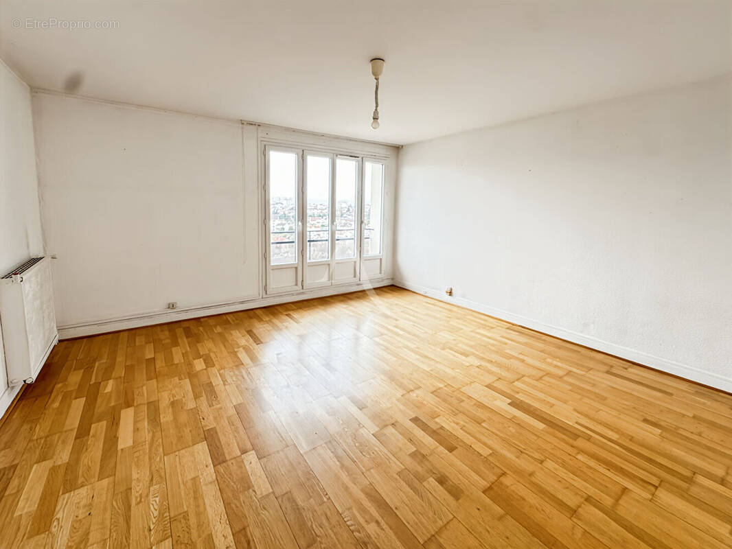 Appartement à ROSNY-SOUS-BOIS