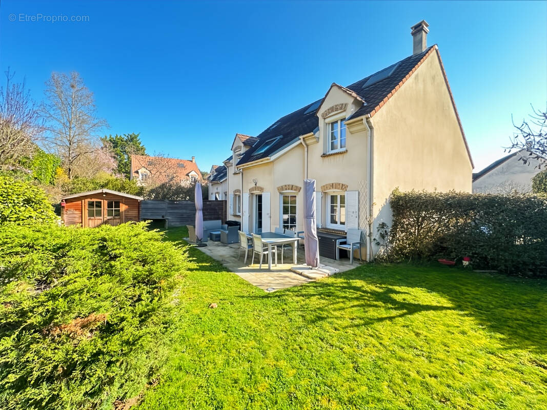 Maison à VERRIERES-LE-BUISSON