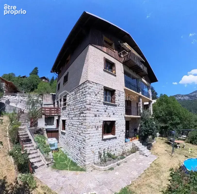  à allos – ensemble immobilier de 450 m² – 4 appartements – terrain 1 455 m²  - photo 2