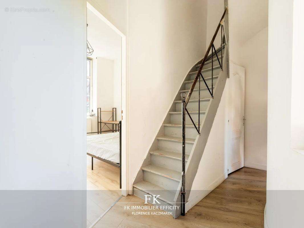 Maison 125 m² à Roubaix  - photo 4