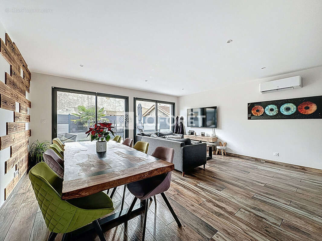 Maison à NEUVILLE-LES-DAMES