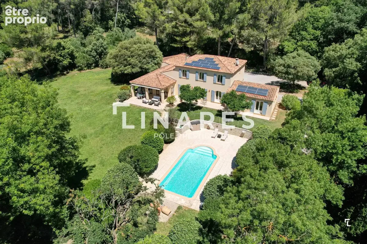 Villa LA NIEGA - Propriété familiale de 240m2 avec piscine et un appartement  T2 indépendant  - Ventabren - photo 21