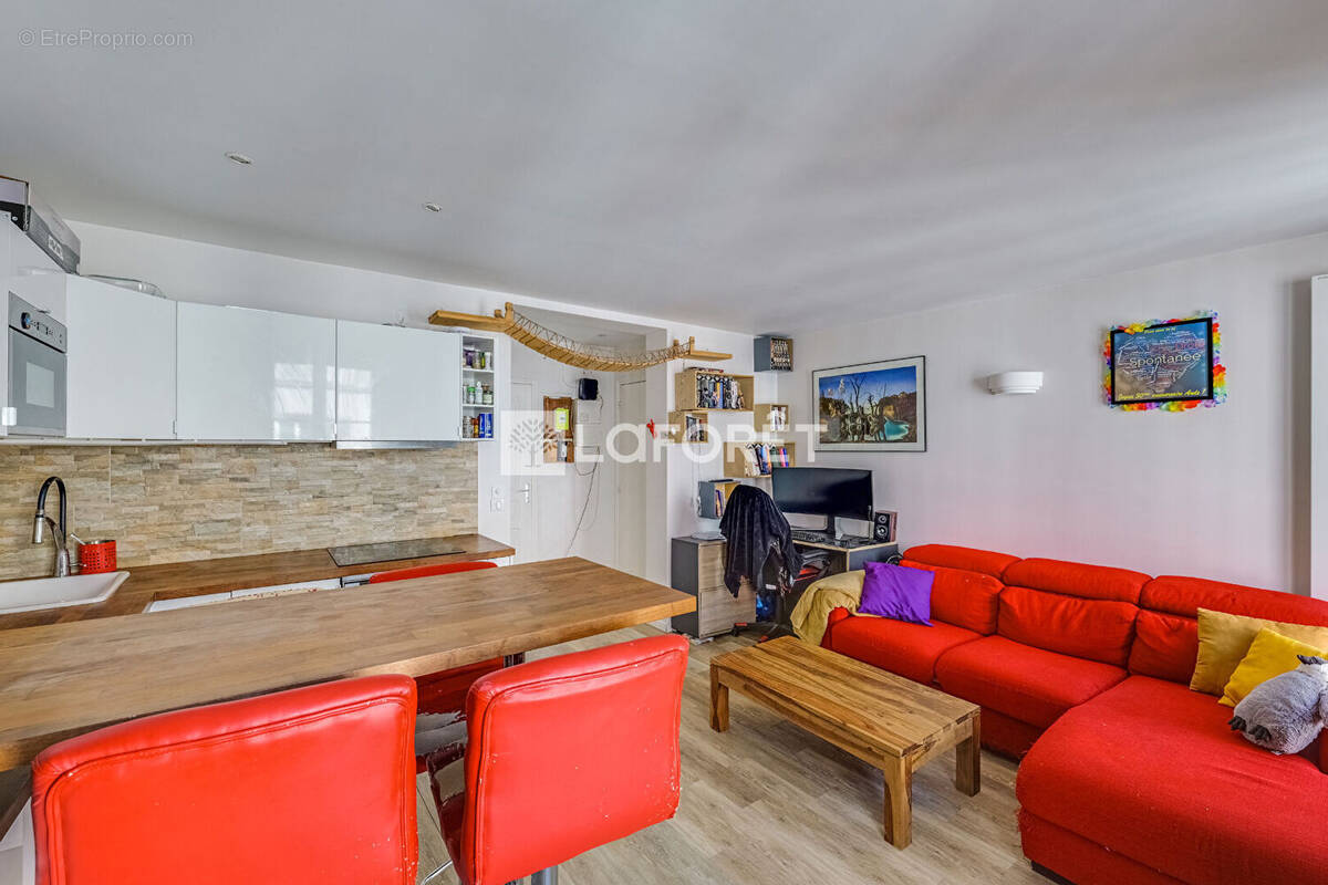 Appartement à PARIS-14E