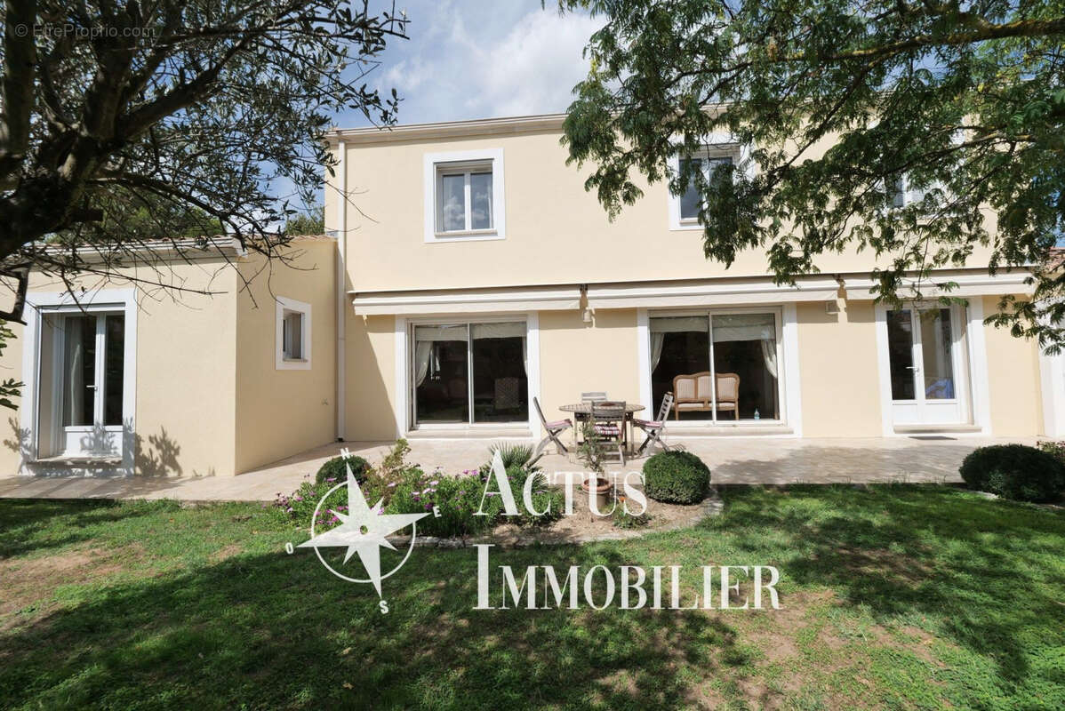 Maison à SALON-DE-PROVENCE