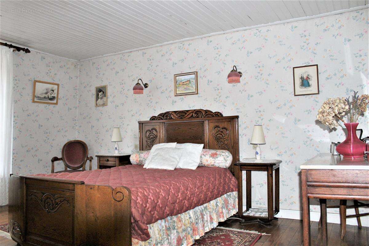 Maison à PLOUGUENAST