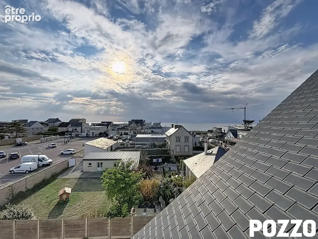 Agon Coutainville, quartier du Passous, avec vue sur mer, appartement de type F3 au 2ème étage avec place de parking - photo 10