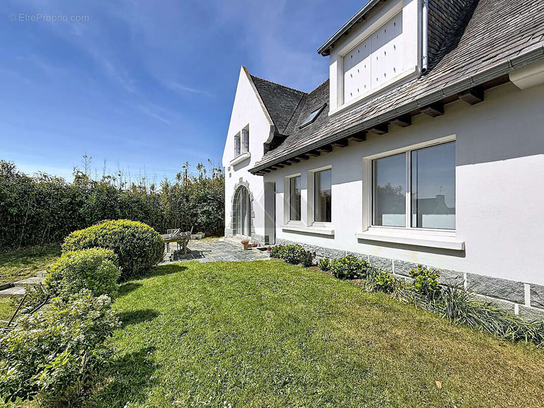 Maison à LE RELECQ-KERHUON