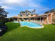 Photo 1 - Maison à PUGET-SUR-ARGENS