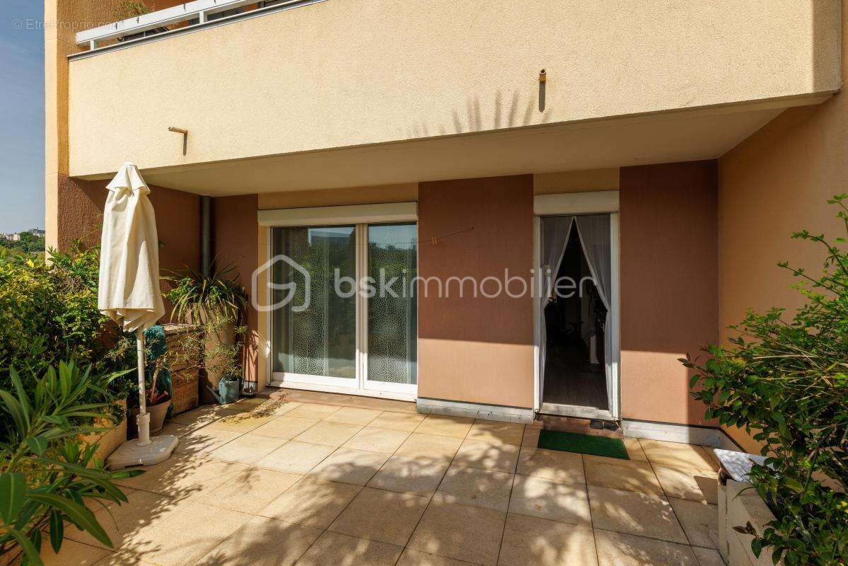 Charmant T3 de 58 m² + 2 terrasses arborées situé en bord de Saône, au sein d'une résidence boisée - photo 3